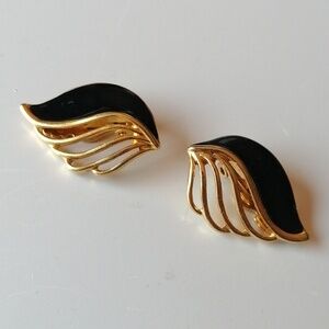 Vintage Black Enamel Goldtone Wing Shaped High-end Clip-on Earrings